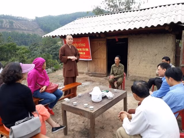 Quang cảnh buổi lễ khởi công nhà tình nghĩa