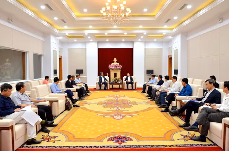Quang cảnh buổi tiếp xã gião của đồng chí Nguyễn Văn Thành, Phó Chủ tịch UBND tỉnh cùng các lãnh đạo sở ban ngành với Công ty TNHH C&N Vina của Hàn Quốc
