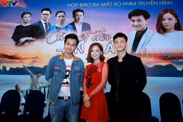 Ba diễn viên trẻ Anh Tuấn, Hạ Anh và Huỳnh Anh.