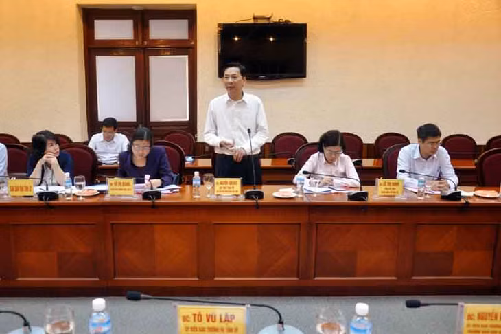 Đồng chí Nguyễn Văn Đọc, Bí thư Tỉnh uỷ, Chủ tịch HĐND tỉnh phát biểu chia sẻ kinh nghiệm tại buổi làm việc