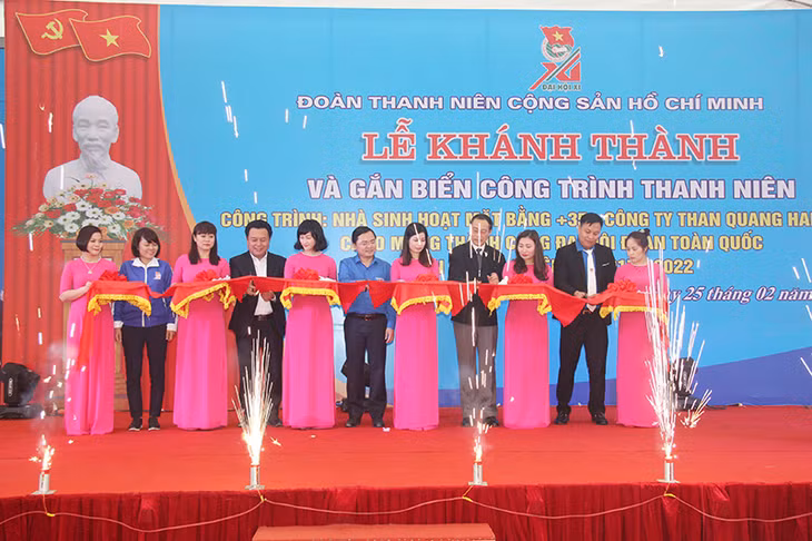 Đoàn Thanh niên Công ty Than Quang Hanh tổ chức lễ cắt băng khánh thành và gắn biển công trình thanh niên cấp tỉnh