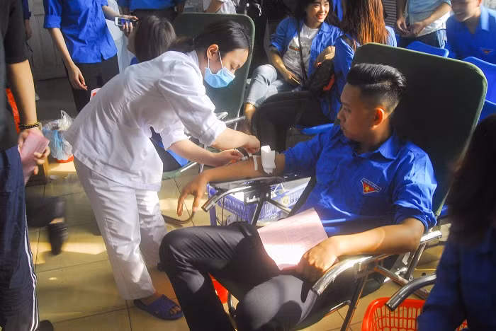 Một giọt máu cho đi - Một cuộc đời ở lại