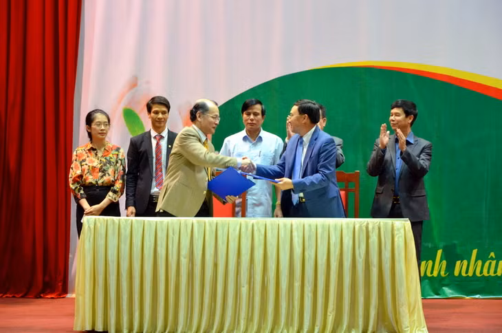 Ký kết hợp tác hỗ trợ khởi nghiệp giữa Hiệp hội Doanh nghiệp tỉnh Quảng Ninh và báo Diễn đàn doanh nghiệp