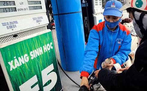 Tiêu thụ xăng E5RON92 trong 2 tháng qua chiếm khoảng 41,51% tổng lượng xăng các loại. (Ảnh minh họa: KT)