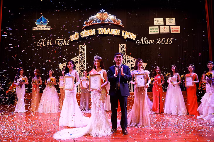 trao giải hoa khôi