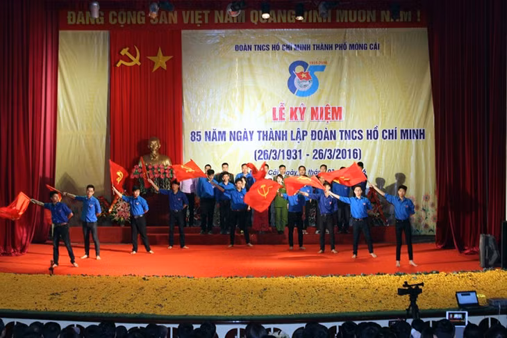 Các tiết mục văn nghệ chào mừng