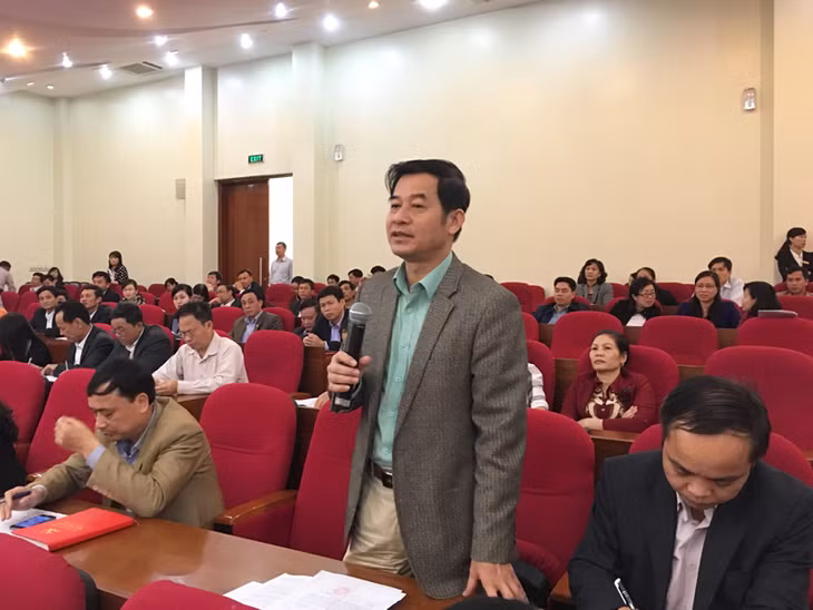 Đại diện MTTQ huyện Vân Đồn phát biểu ý kiến tại hội nghị