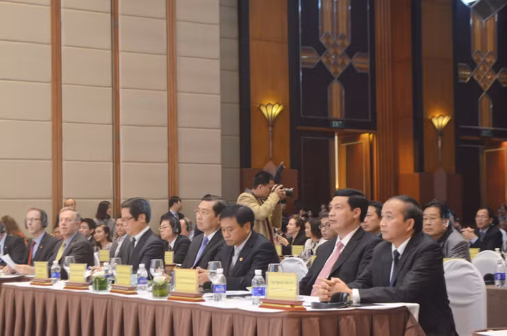 Các đại biểu tham dự lễ công bố.