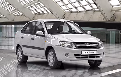 Lada Granta 2015, mẫu xe bán chạy nhất tại Nga.