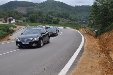 Đường Quốc lộ 18C được hoàn thành đúng tiến độ.