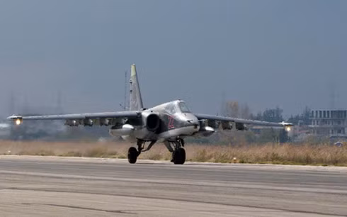 Máy bay Su-25 của Nga làm nhiệm vụ không kích các mục tiêu khủng bố ở Syria. (Ảnh: AFP)