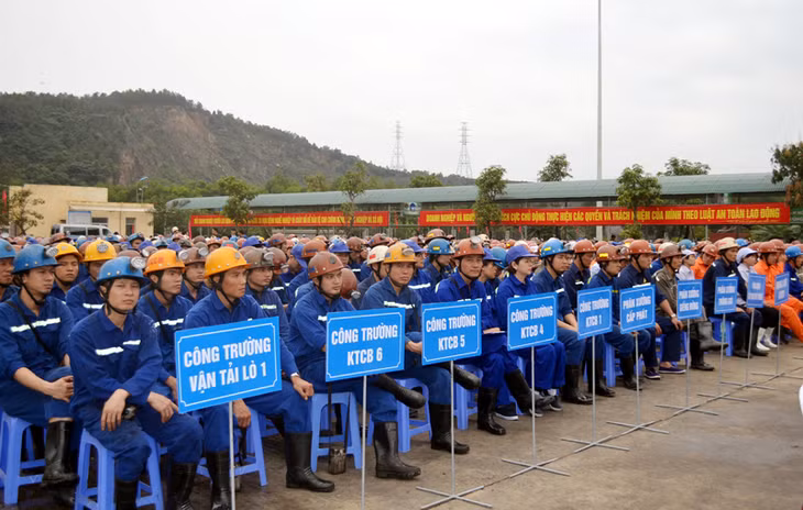 Quang cảnh Lễ phát động Tuần lễ ATVSLĐ-PCCN lần thứ 18 năm 2016