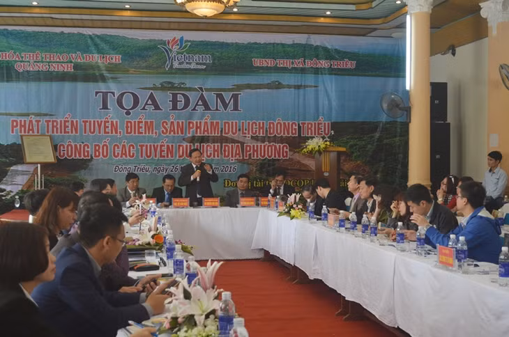 đồng chí Nguyễn Văn Tuấn, Tổng cục Trưởng Tổng cục Du lịch Việt Nam dự và chỉ đạo buổi tọa đàm.