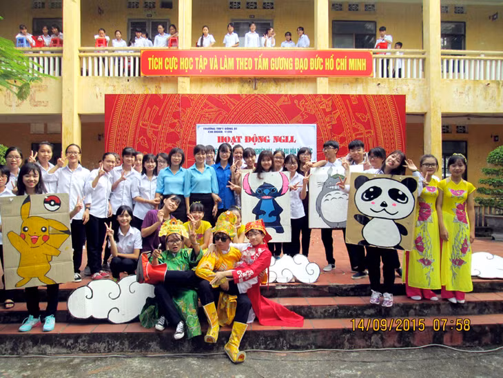 Một hoạt động ngoại khoá của đoàn viên thanh niên trường THPT Uông Bí với chủ đề: “Thanh niên với CNH, HĐH đất nước”.