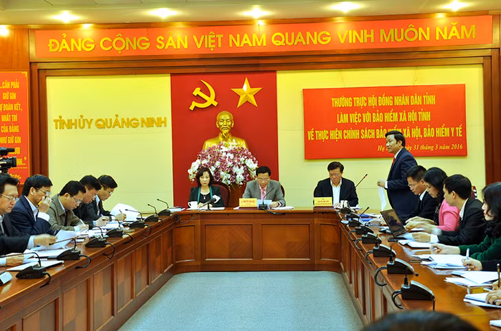 Quang cảnh buổi làm việc.