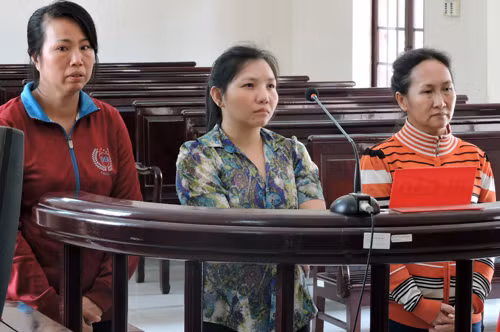 Các bị cáo tại tòa. Ảnh: Xuân Thắng.