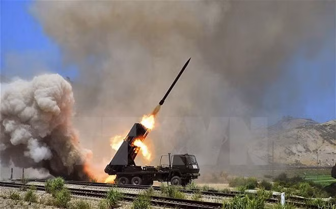 Tên lửa tầm ngắn được phóng ra vùng biển Triều Tiên. (Nguồn: KCNA/TTXVN)