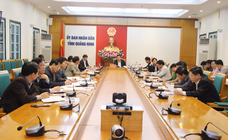 Đồng chí Nguyễn Đức Long, Chủ tịch UBND tỉnh phát biểu kết luận tại cuộc họp