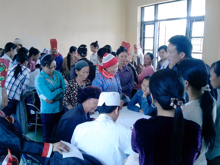 Khám phát thuốc 