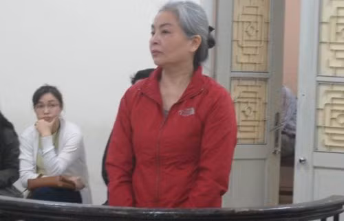 Cựu cán bộ văn hóa quận - Nguyễn Giáng Hương tại phiên tòa.