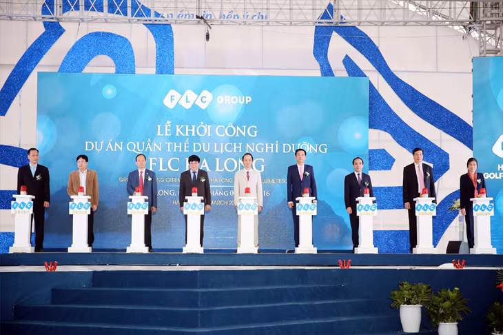 Các đồng chí lãnh đạo TƯ, tỉnh Quảng Ninh và Tập đoàn FLC bấm nút khởi công dự án Quần thể du lịch nghỉ dưỡng FLC Hạ Long.