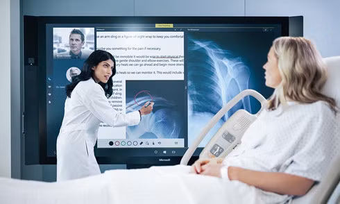 Surface Hub là sản phẩm hỗ trợ rất tốt cho các doanh nghiệp.