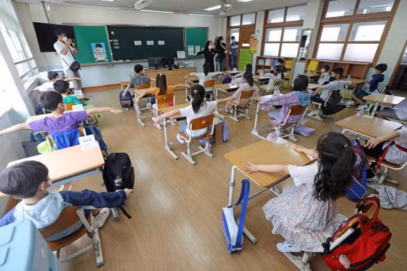 Seoul ngày 25-8 ra lệnh đóng cửa hầu hết các trường học và nhà trẻ tại thành phố để ngăn các ca nhiễm COVID-19 gia tăng - Ảnh: REUTERS