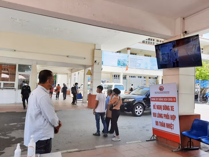 Bệnh viện Đa khoa tỉnh trang bị thêm thiết bị đo thân nhiệt từ xa để