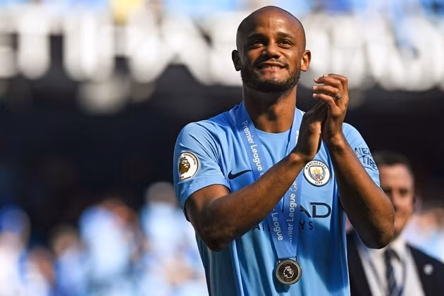  Kompany tuyên bố giải nghệ.