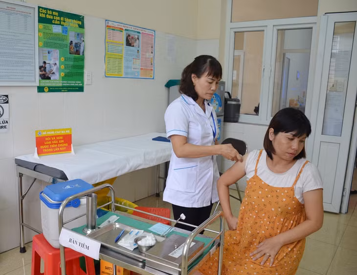 Chăm sóc sức khỏe cho phụ nữ có thai tại Trạm y tế phường Cẩm Phú, TP Cẩm Phả