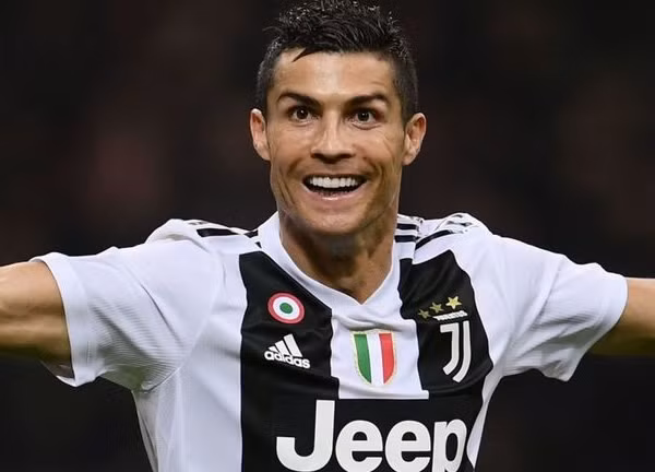  Ronaldo trở lại nước Anh?