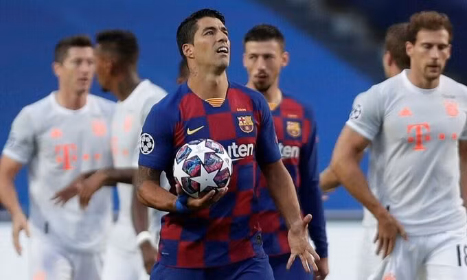 Suarez là cầu thủ đầu tiên bị Koeman loại. Ảnh: Reuters