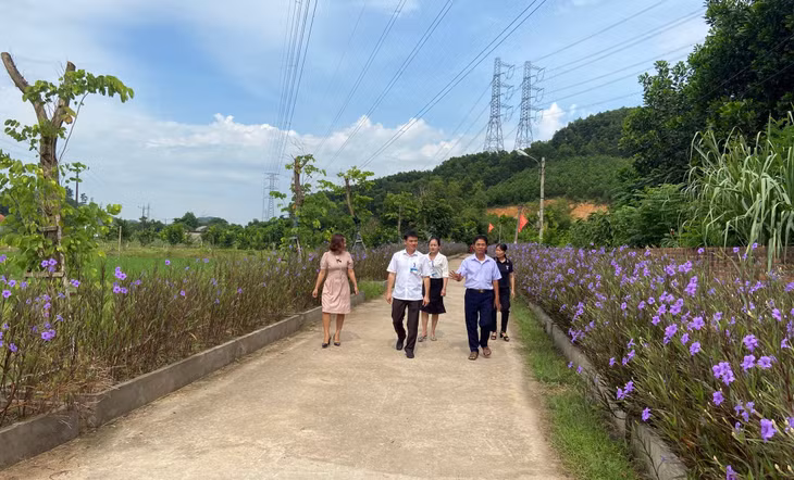 Phần lớn các con đường nội thôn, liên thôn ở xã Dương Huy, TP Cẩm Phả đã được bê tông hóa, 