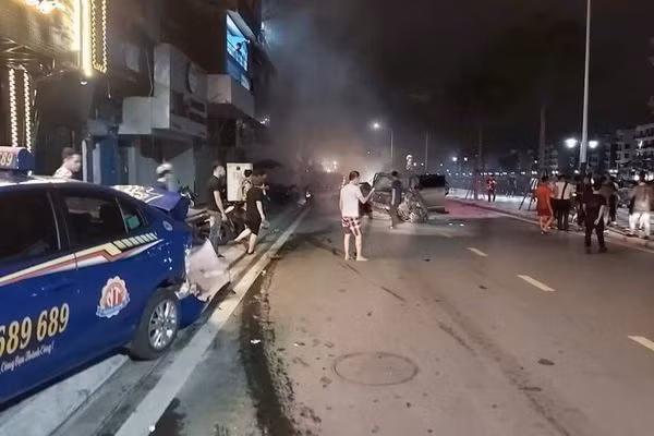 Hiện trường vụ tai nạn liên hoàn