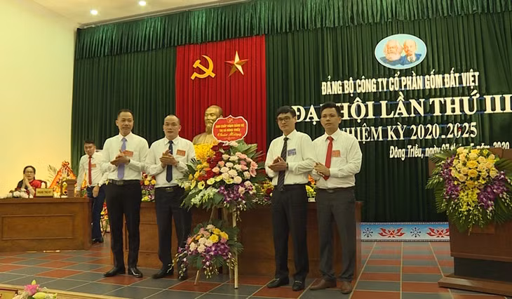 Công ty CP Gốm Đất Việt 