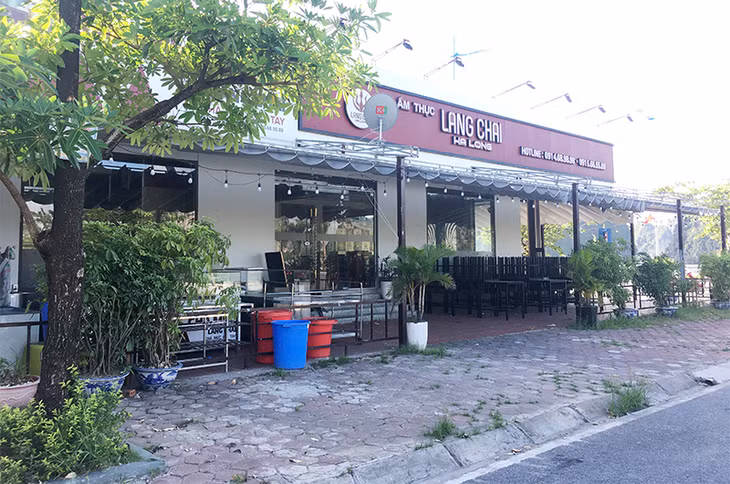 Nhiều nhà hàng đóng cửa phòng chống dịch đã ảnh hưởng tới doanh thu.