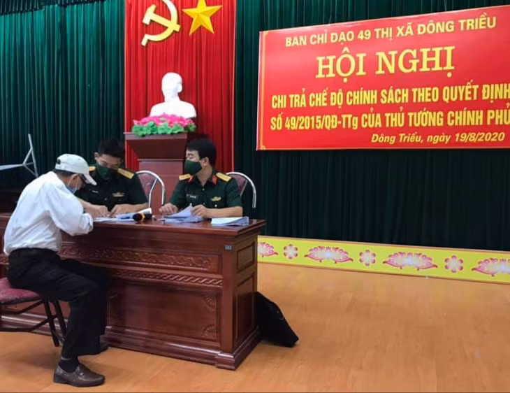 Các công dân được hưởng chế độ theo Quyết định số 49 của Thủ tướng Chính phủ.