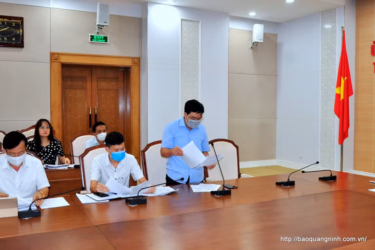 Các thành viên Ban Chỉ đạo phát triển bền vững kinh tế biển tỉnh