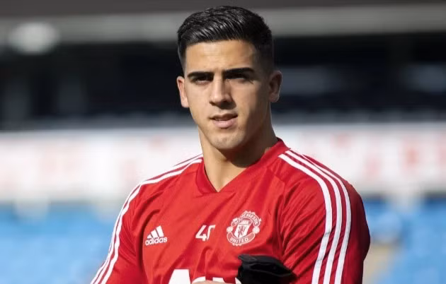  Pereira lại một lần nữa rời Old Trafford.