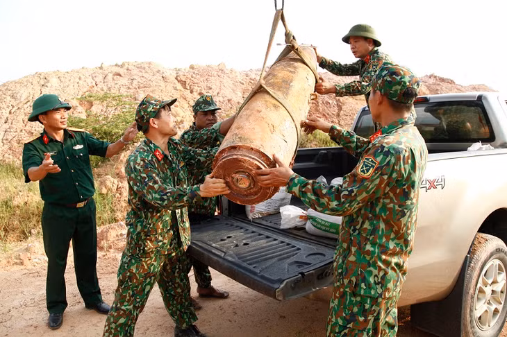 Lực lượng Công binh, Bộ CHQS tỉnh Quảng Ninh di dời thành công quả bom nặng gần 450 kg