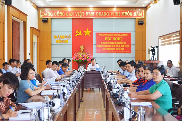 Ngày 21/7/2020, lãnh đạo UBND tỉnh làm việc với bà Nguyễn Thị Thực và một số hộ dân về nội dung kiến nghị liên quan đến phương án bồi thường GPMB dự án.