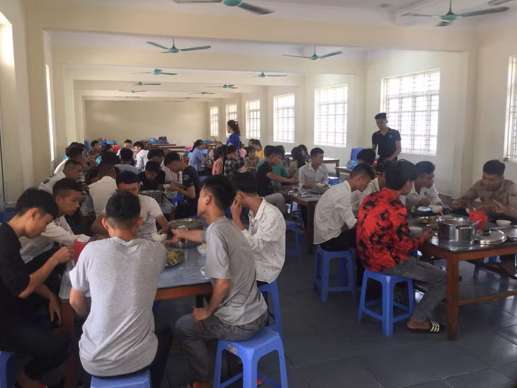 Huyện Ba Chẽ bố trí chỗ ăn, nghỉ cho các thí sinh nhà cách xa điểm thi.
