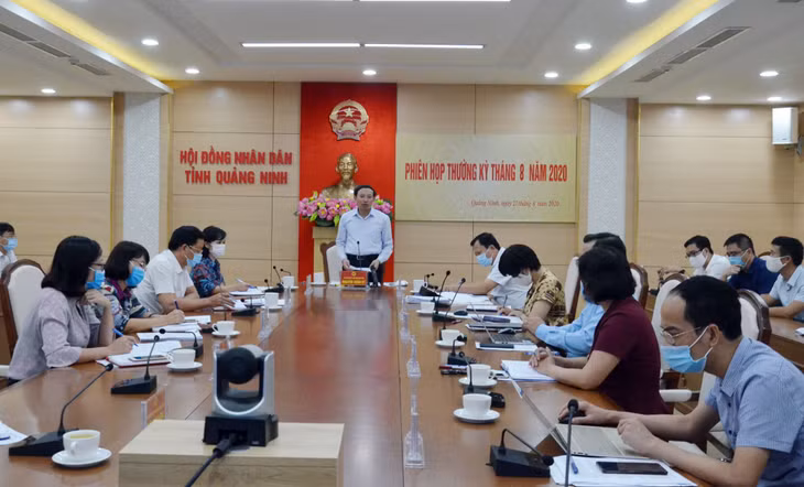 Đồng chí Nguyễn Xuân Ký, Bí thư Tỉnh ủy, Chủ tịch HĐND tỉnh phát biểu kết luận hội nghị.
