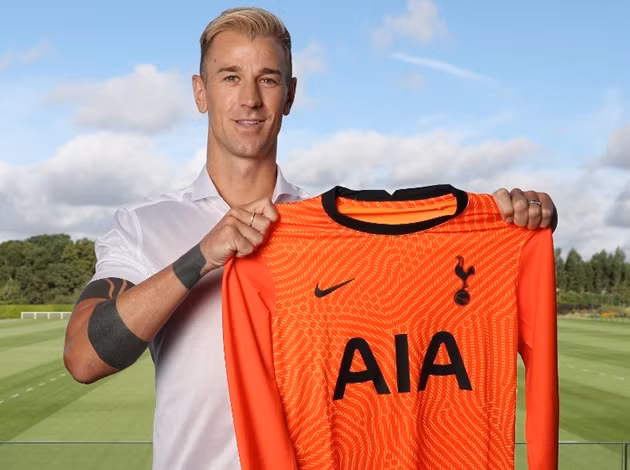  Hart cập bến Spurs.