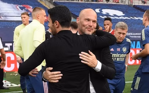 Ljungberg và Arteta.