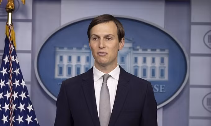 Jared Kushner, con rể kiêm cố vấn của Trump, tại buổi họp báo ở Nhà Trắng hôm 13/8. Ảnh: AFP.