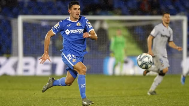  Real mượn Hugo Duro 1 mùa.