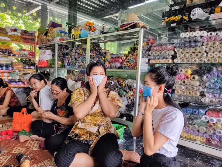 Khi dùng chiếc tai giả này, việc đeo khẩu trang 24/24 giờ sẽ trở nên thoải mái hơn