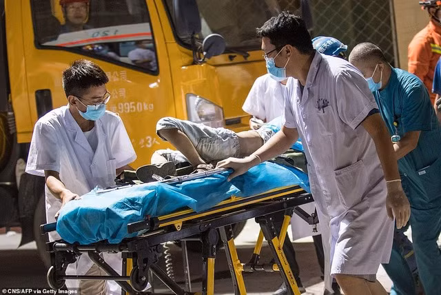 Ít nhất 29 người thiệt mạng trong vụ sập nhà hàng. (Ảnh: AFP)