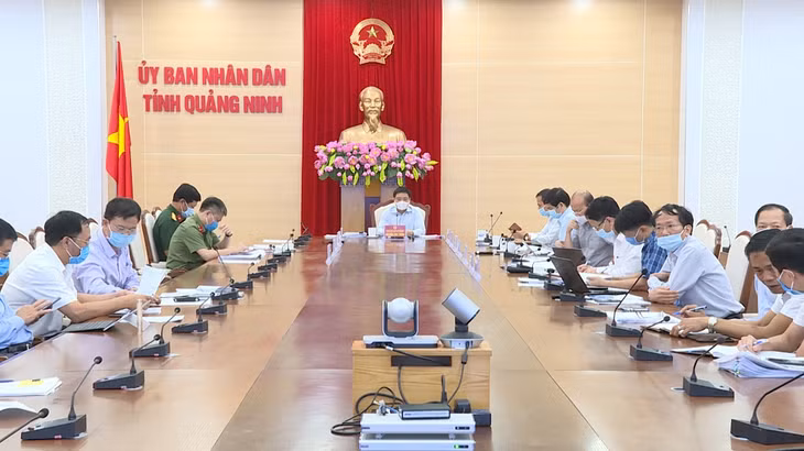 Đồng chí Nguyễn Văn Thắng, Chủ tịch UBND tỉnh chủ trì cuộc họp